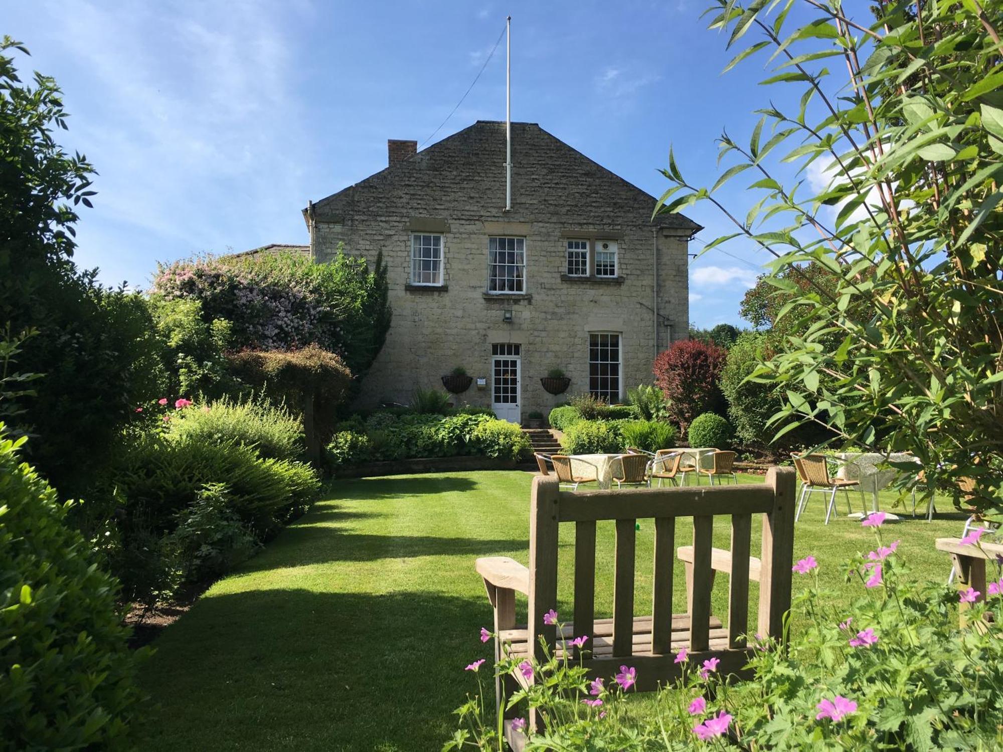 Worsley Arms Hotel Hovingham Exterior photo