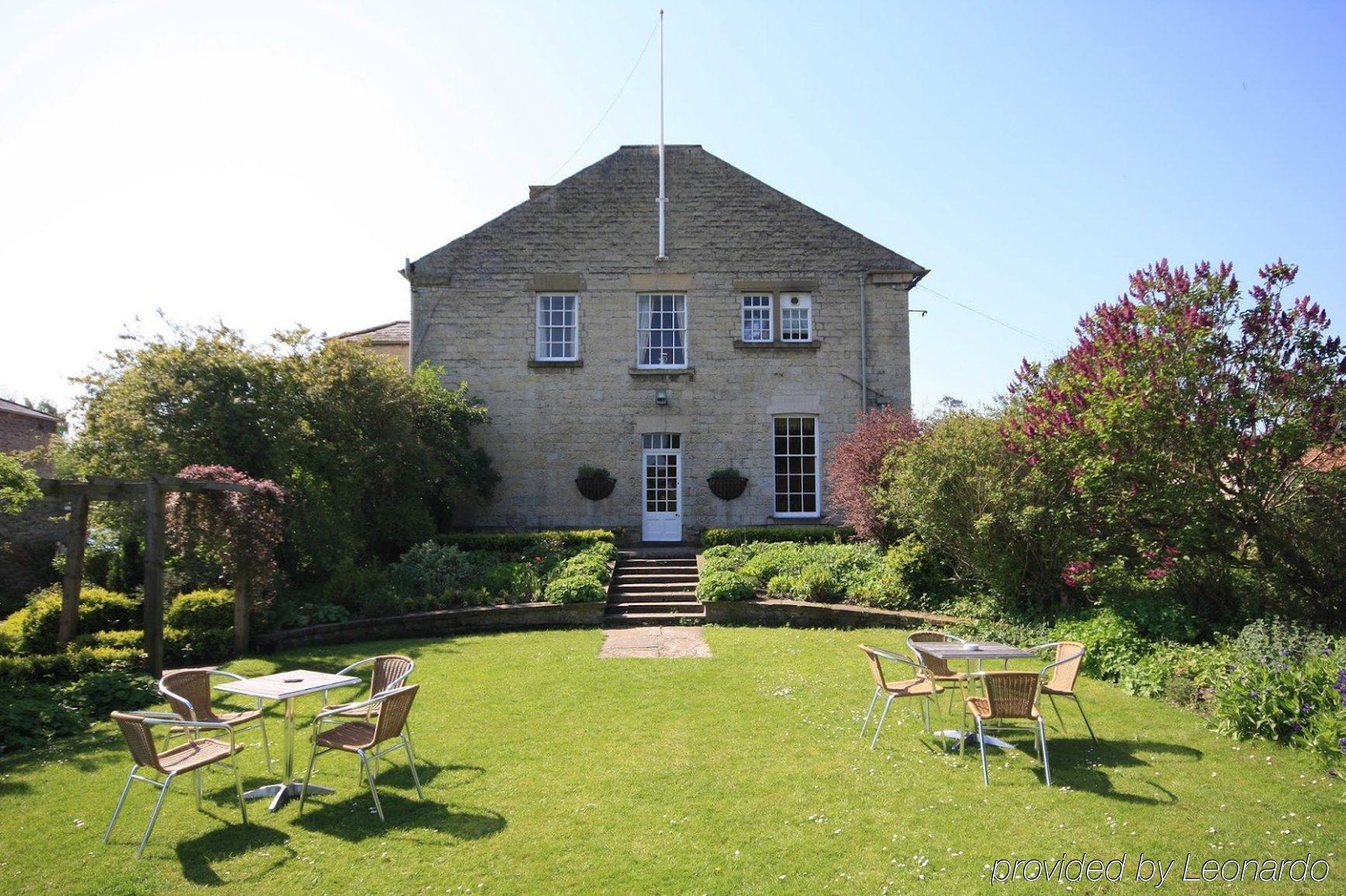 Worsley Arms Hotel Hovingham Exterior photo