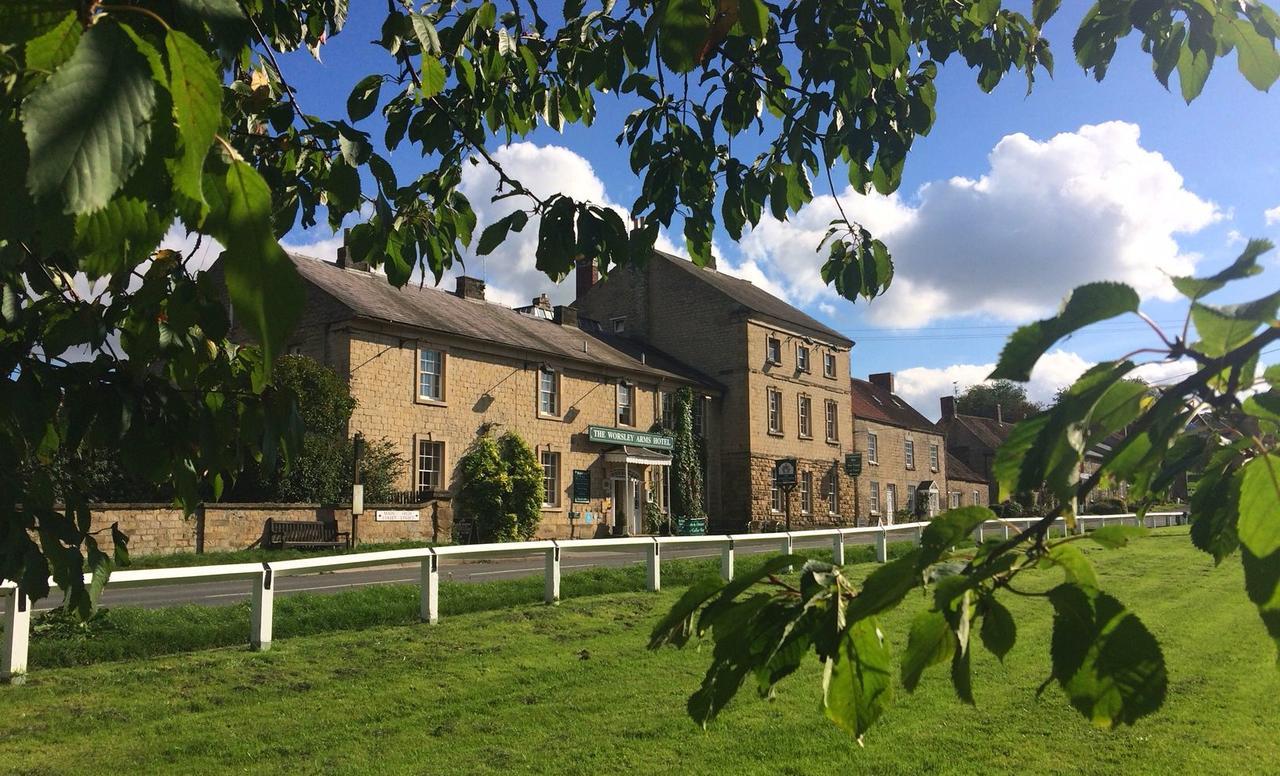 Worsley Arms Hotel Hovingham Exterior photo