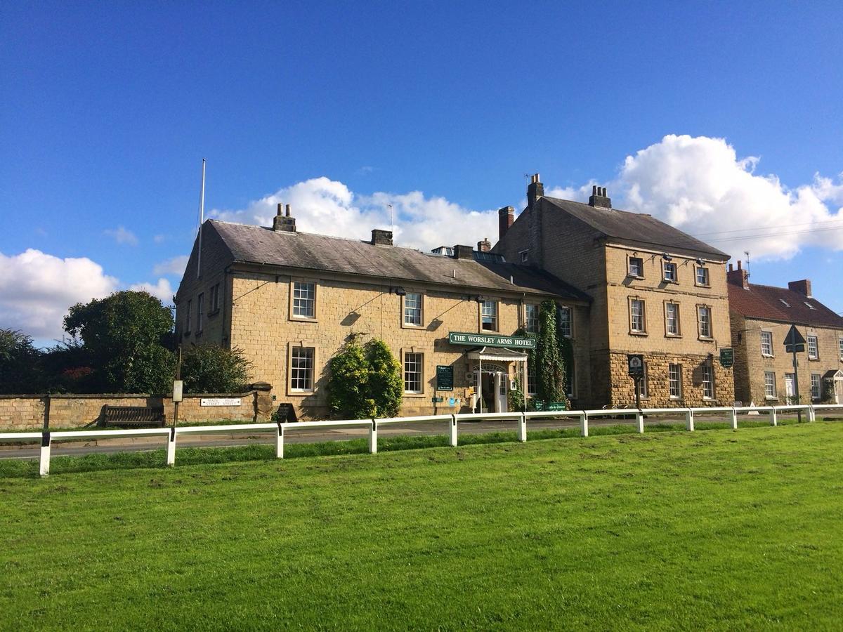 Worsley Arms Hotel Hovingham Exterior photo