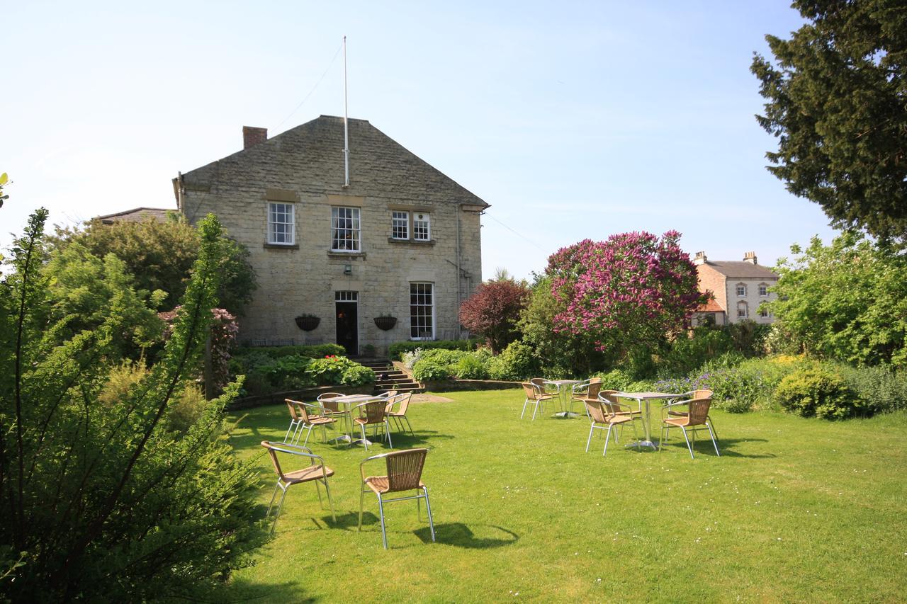 Worsley Arms Hotel Hovingham Exterior photo