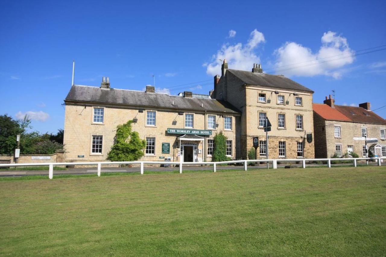 Worsley Arms Hotel Hovingham Exterior photo